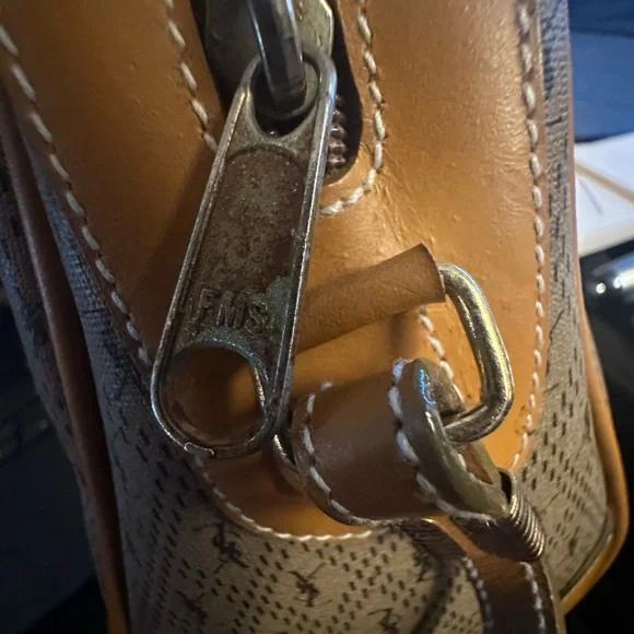 Yves Saint Laurent Vintage Elegant Tan and Brown Designer Cross Body Bag - Picture 11 of 12